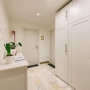 https://residenza-le-mura.hotelinveneto.com